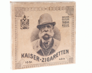 Pacchetto da 10 sigarette “Kaiser” (1910) - JTI Tobacco Collection, Vienna.