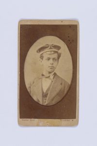 Italo Svevo con la divisa del collegio di Segnitz in Baviera, 1876 ca. [Trieste] - gelatina - Museo Sveviano SV F 160